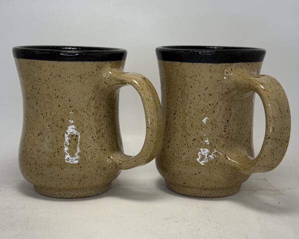 2 Mugs